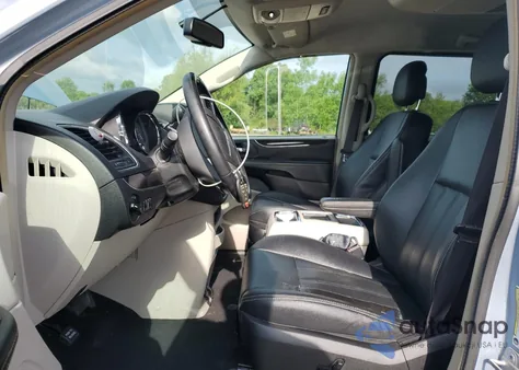 2016 Chrysler Town & Country Touring из США, поврежденный, VIN 2C4RC1BG7GR208729